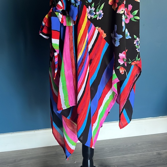 Slim Factor Colorful Floral Mixed Print Blouse - Picture 5 of 8